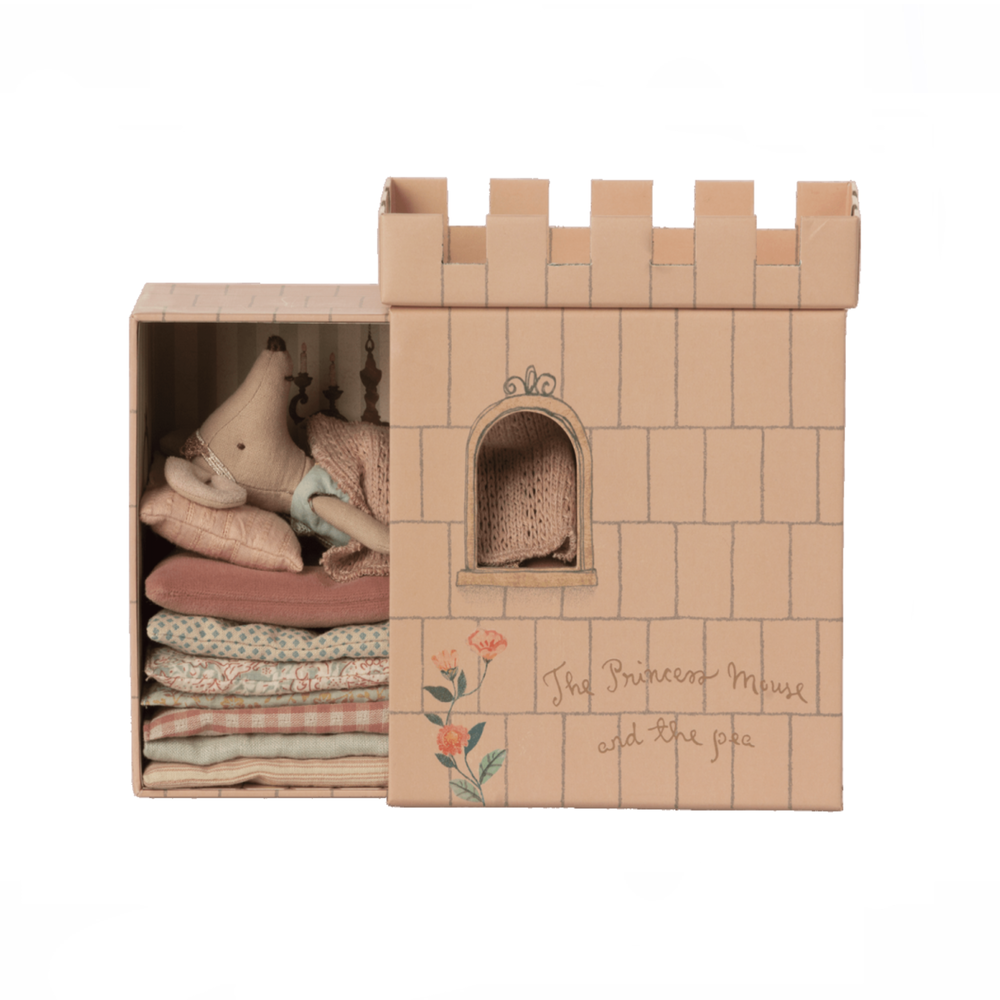 Maileg hračky /  Big myška princezna na hrášku Maileg s hradem - meruňkově růžový 