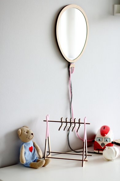Hodiny, zrcadla /  detske-drevene-zrkadlo-balon-lovel-sk-08.jpg 