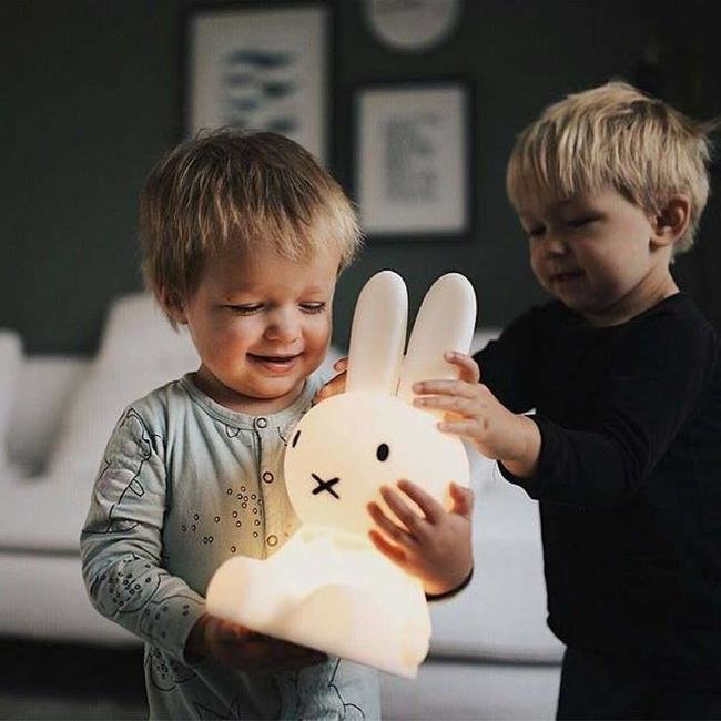 Lampy, osvětlení /  first-light-miffy-rabbit-lamp-gratis-set-magnets.jpg 