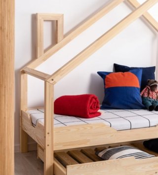 Domečkové postele /  detska-domcekova-postel-luna-b-lovel-05.jpg 