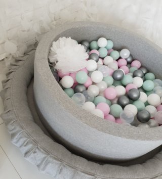 Kulaté dětské hnízda /  detske-hniezdo-okruhle-premium-svetlo-sive-lovel-01.jpg 