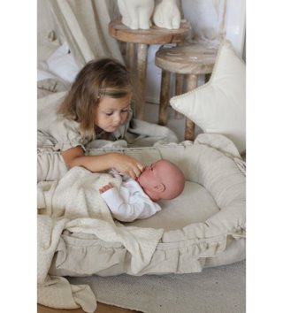 Oválné hnízda pro miminko /  detske-hniezdo-s-volanikmi-pure-nature-exclusive-natural-cotton-sweets-lovel-sk-06.jpg 