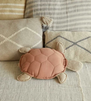 Polštáře /  detsky-dizajnovy-vankusik-korytnacka-lovel-02.webp 