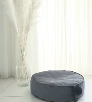 Sedací vaky a pufy /  detsky-okruhly-puf-na-sedenie-sivy-lovel-04.jpg 