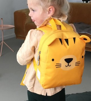 Batohy, kufříky, tašky /  detsky-ruksak-tiger-a-little-lovely-company-lovel-04.jpg 
