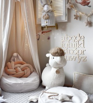 Sedací vaky a pufy /  detsky-sedaci-vak-pom-pom-poof-s-brmbolcom-kremovy-lovel-02.jpg 