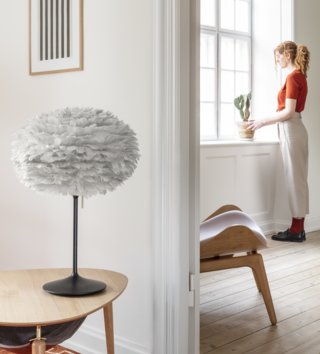 Lampy, osvětlení /  dizajnove-tienidlo-z-peria-eos-oe-45-sive-umage-lovel-08(1).jpg 