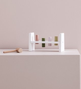 Pro holčičky /  drevena-detska-zatlkacia-hra-s-kladivom-biela-lovel-02.jpg 