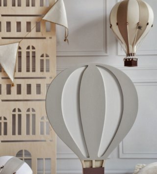 Lampy, osvětlení /  drevena-lampa-lietajuci-balon-lovel-04.jpeg 