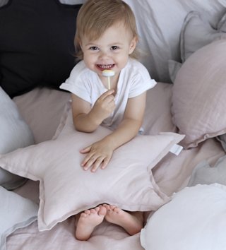 Polštáře /  lanovy-vankus-hviezdicka-pure-nature-pudrovo-ruzovy-cotton-sweets-lovel-sk-1.jpg 