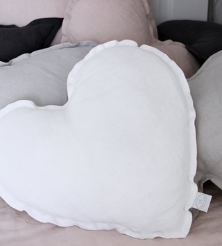 Polštáře /  lanovy-vankus-srdiecko-pure-nature-biely-cotton-sweets-lovel-sk.JPG 