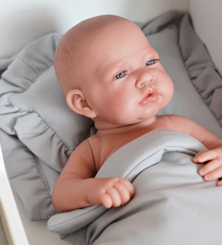 Doplňky pro panenky /  perinka-s-vankusikmi-pre-babiku-basic-light-grey-lovel-01.png 