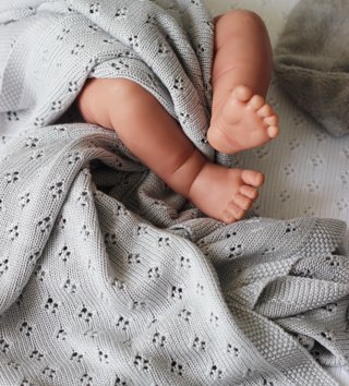 Deky /  pletena-bambusova-deka-pre-deti-openwork-light-grey-cotton-sweets-lovel-03.JPG 