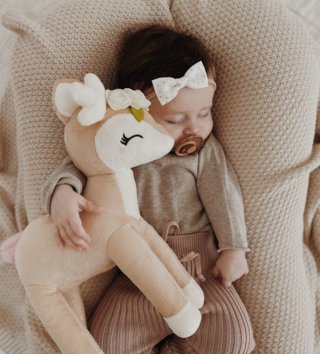 Plyšové hračky /  plysova-hracka-jelen-s-kremovym-kvetinovym-vencom-35-cm-lovel-04.jpg 