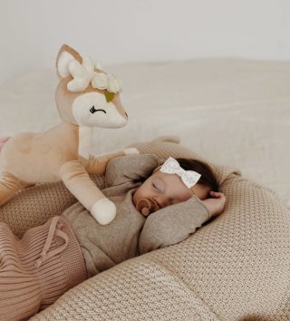 Plyšové hračky /  plysova-hracka-jelen-s-kremovym-kvetinovym-vencom-35-cm-lovel-06.jpg 