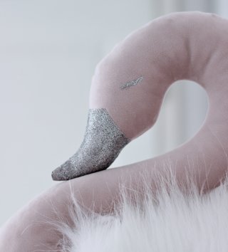 Baldachýny + doplňky /  plysova-trofej-labud-ruzovo-biela-cotton-sweets-lovel-sk-1.jpg 