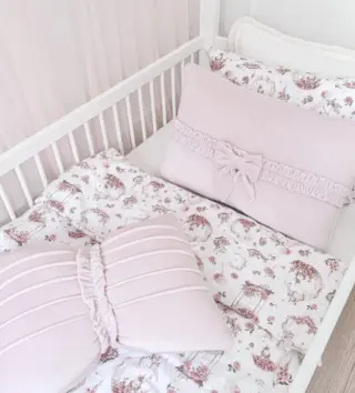 Polštáře /  Dekorační polštář s romantickou mašlí 