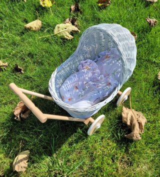 Kočárky pro panenky /  pruteny-kocik-pre-babiky-sedy-lovel-04.jpg 