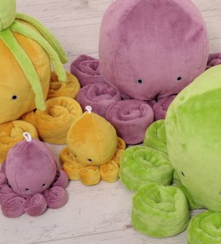 Plyšové hračky /  roztomila-plysova-chobotnica-s-hrkalkou-31cm-vintage-bordova-1-lovel-02.jpg 