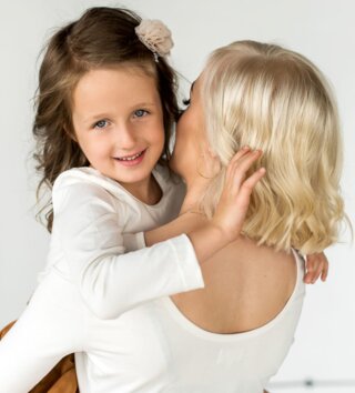 Doplňky /  sponka-do-vlasov-pom-pom-cappucino-lovel-01(2).jpg 