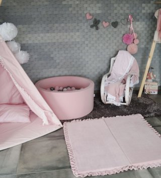 Hrací podložky /  stvorcova-dizajnova-hracia-podlozka-premium-ruzova-lovel-03.jpg 