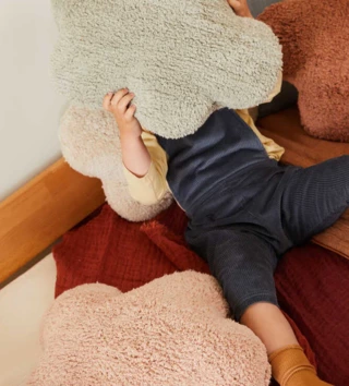 Polštáře /  vankus-clouds-blue-sage-lovel-02.webp 