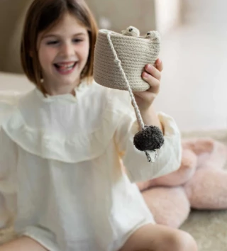 Hračky do ruky /  zabavna-hracka-zabka-lovel-02.webp 