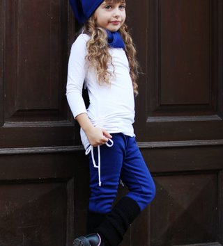 Čepice, čelenky, kšiltovky /  zimna-ciapka-queen-blue-even-lovel-01.jpg 